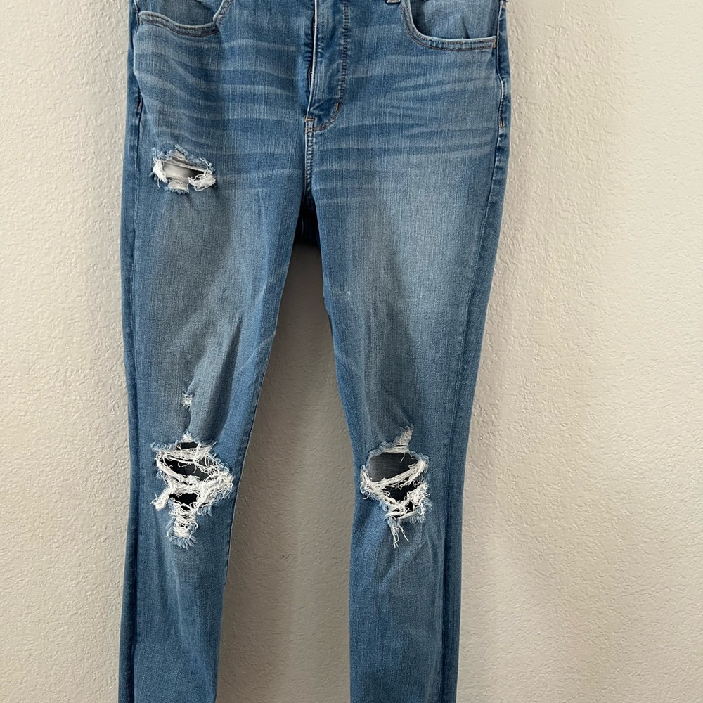 American Eagle Outfitters Light Blue Distressed Skinny Jeans